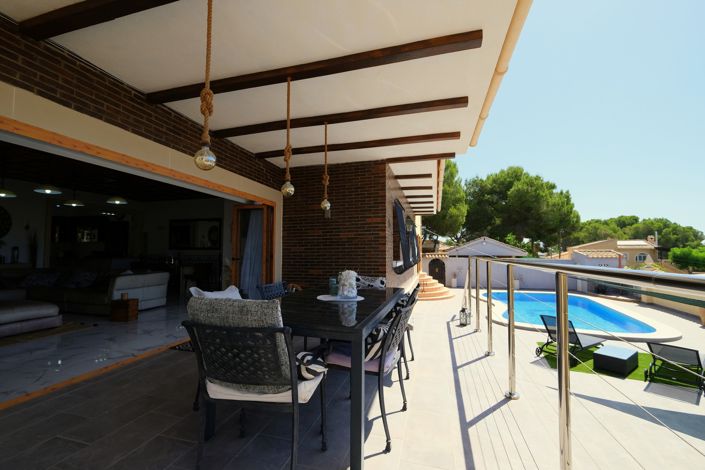 Image No.8-5 Bed Villa for sale