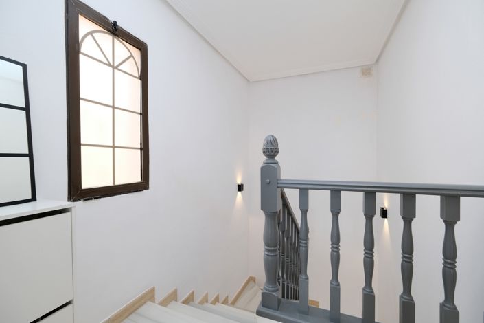Image No.10-2 Bed Villa for sale