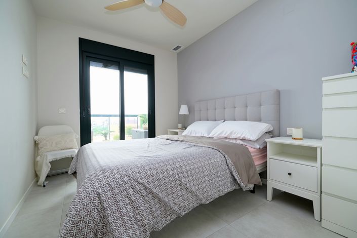 Image No.11-3 Bed Apartment for sale
