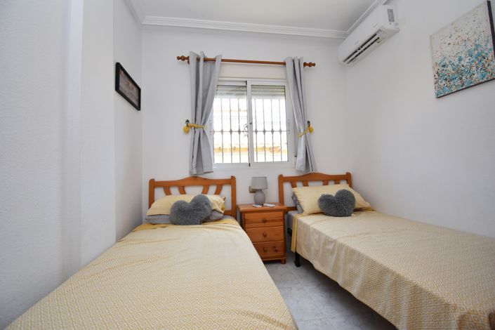 Image No.13-2 Bed Townhouse for sale
