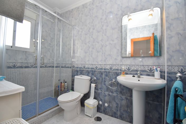 Image No.15-2 Bed Townhouse for sale
