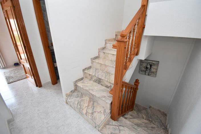 Image No.16-2 Bed Townhouse for sale