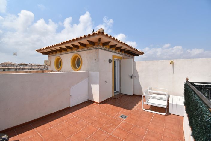 Image No.17-2 Bed Townhouse for sale