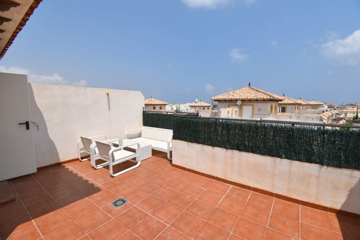 Image No.18-2 Bed Townhouse for sale