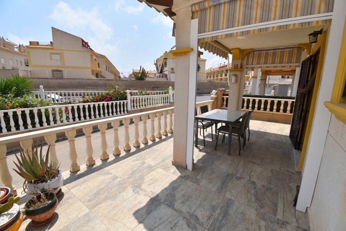 Image No.20-2 Bed Townhouse for sale
