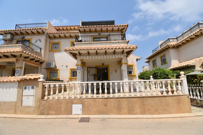 Image No.25-2 Bed Townhouse for sale