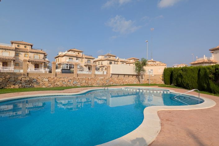 Image No.26-2 Bed Townhouse for sale