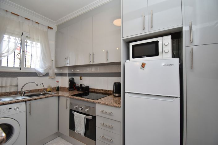 Image No.8-2 Bed Townhouse for sale