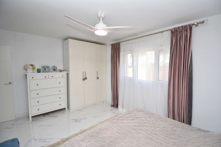 Image No.16-2 Bed Villa for sale
