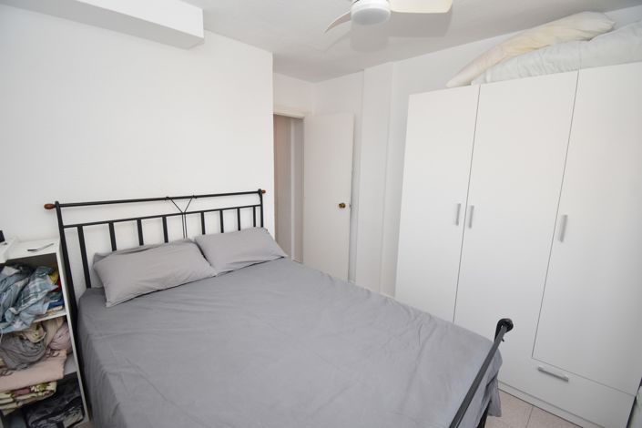 Image No.10-2 Bed Property for sale
