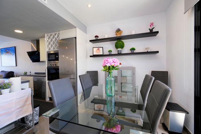Image No.12-2 Bed Property for sale