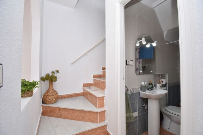 Image No.13-3 Bed Townhouse for sale