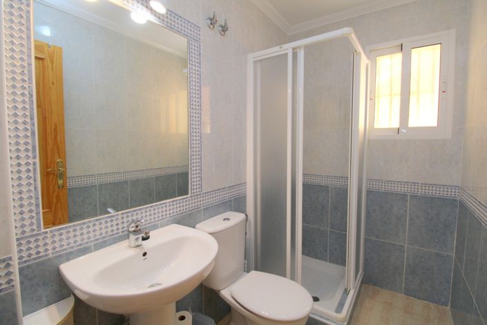 Image No.12-3 Bed Townhouse for sale