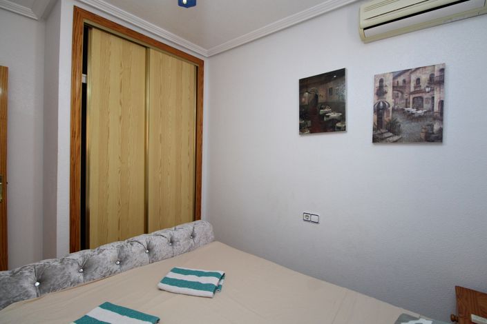 Image No.14-3 Bed Townhouse for sale