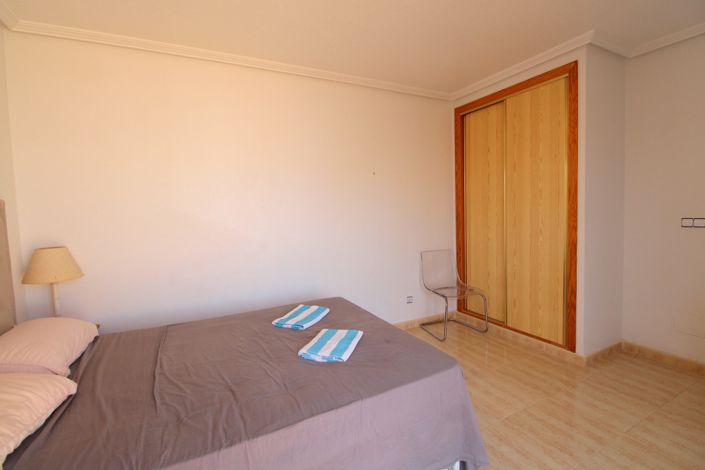 Image No.21-3 Bed Townhouse for sale