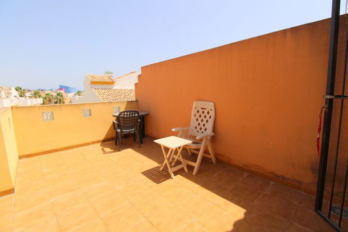 Image No.22-3 Bed Townhouse for sale
