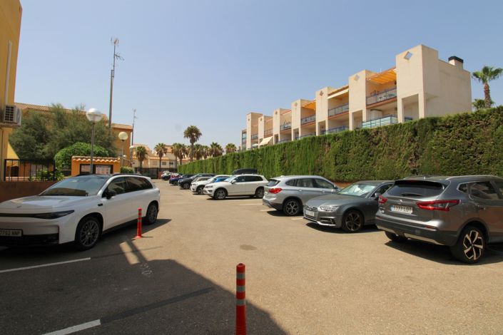 Image No.25-3 Bed Townhouse for sale