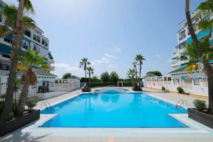Image No.16-2 Bed Property for sale