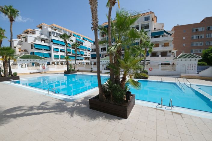Image No.17-2 Bed Property for sale