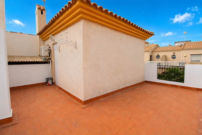 Image No.15-2 Bed Townhouse for sale