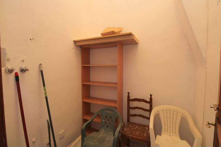 Image No.9-2 Bed Townhouse for sale