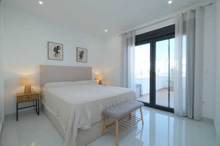 Image No.17-3 Bed Villa for sale