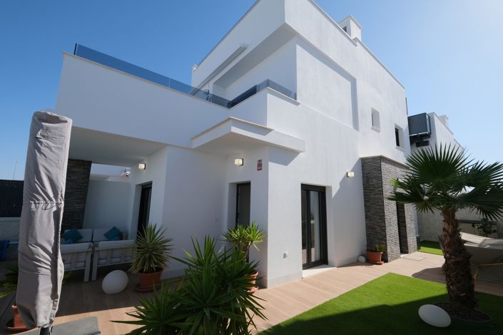 Image No.2-3 Bed Villa for sale