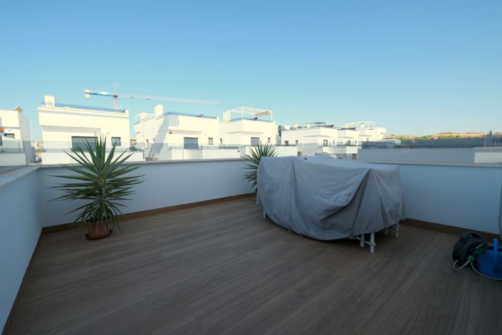 Image No.20-3 Bed Villa for sale