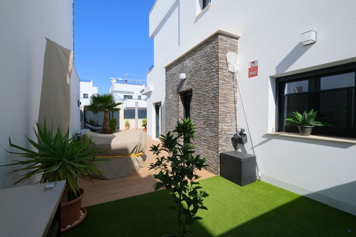 Image No.27-3 Bed Villa for sale