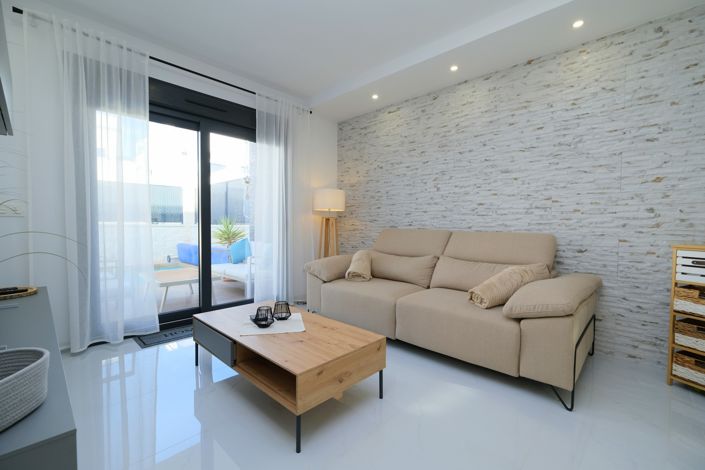 Image No.5-3 Bed Villa for sale