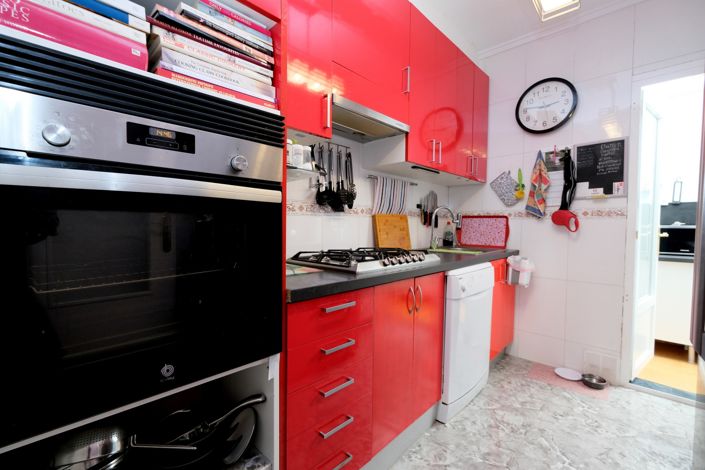 Image No.10-3 Bed Property for sale