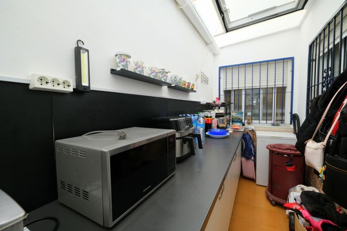 Image No.12-3 Bed Property for sale
