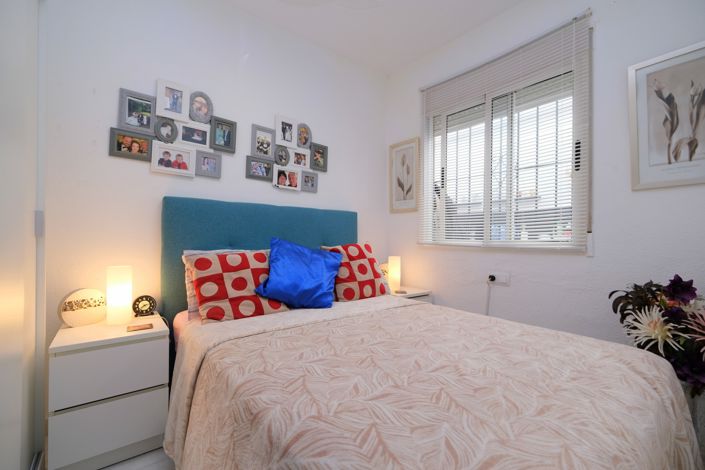Image No.15-3 Bed Property for sale