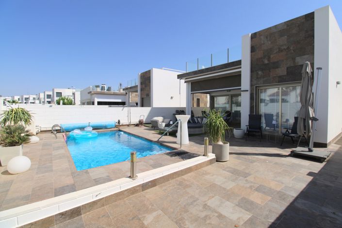 Image No.17-3 Bed Villa for sale