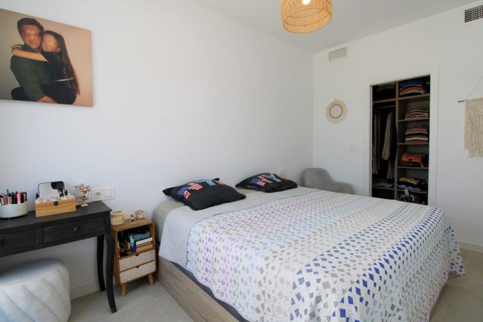 Image No.19-3 Bed Townhouse for sale