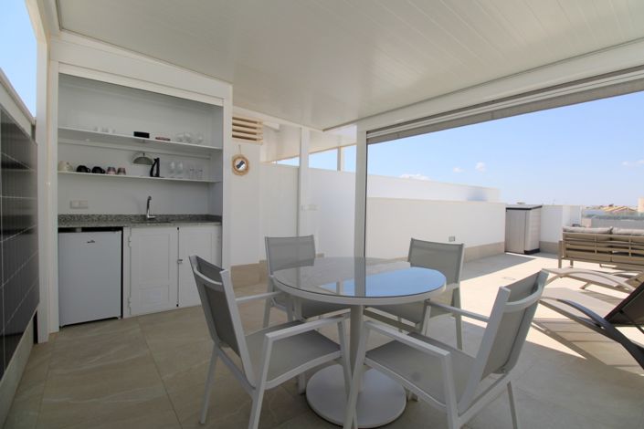 Image No.27-3 Bed Townhouse for sale