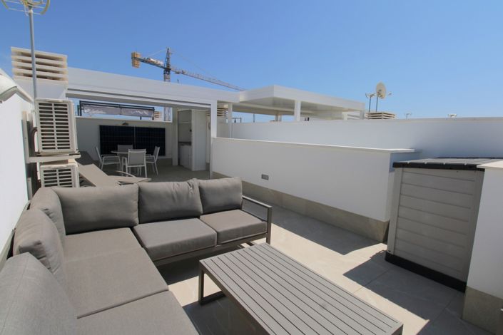 Image No.28-3 Bed Townhouse for sale