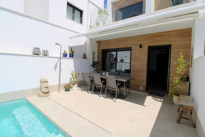 Image No.6-3 Bed Townhouse for sale