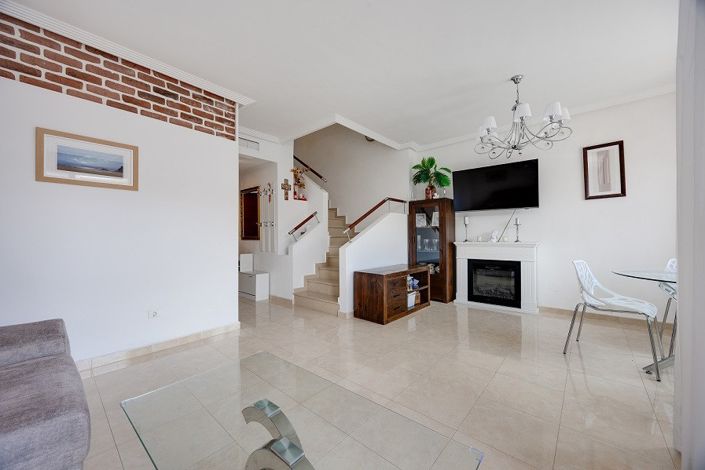 Image No.10-2 Bed Property for sale
