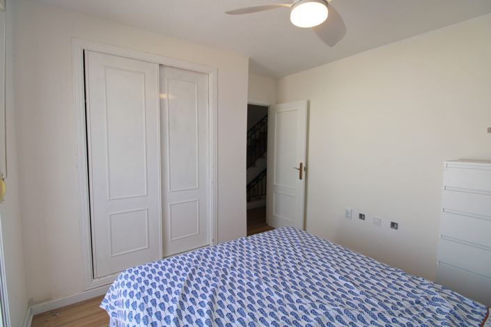 Image No.14-3 Bed Townhouse for sale