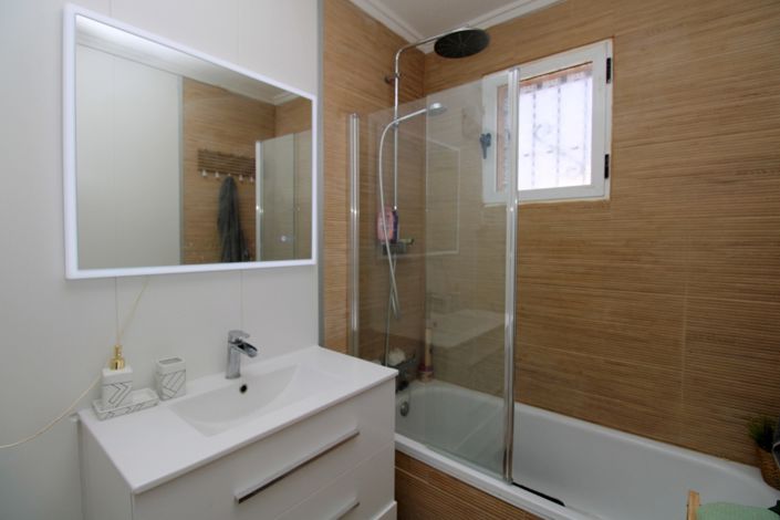 Image No.17-3 Bed Townhouse for sale