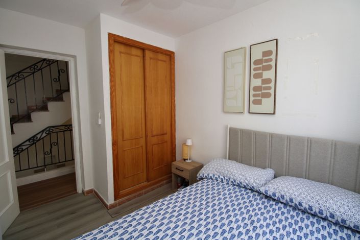 Image No.19-3 Bed Townhouse for sale