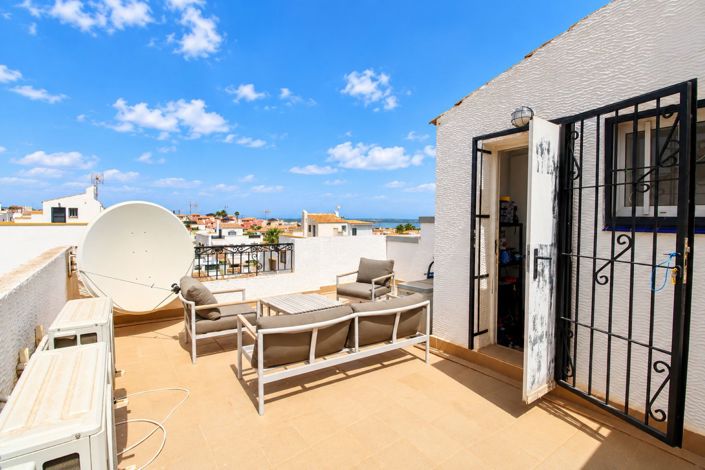 Image No.20-3 Bed Townhouse for sale