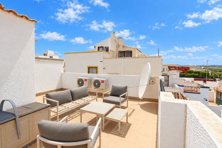 Image No.21-3 Bed Townhouse for sale