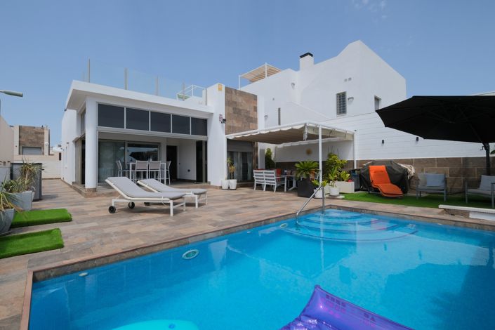 Image No.2-3 Bed Villa for sale
