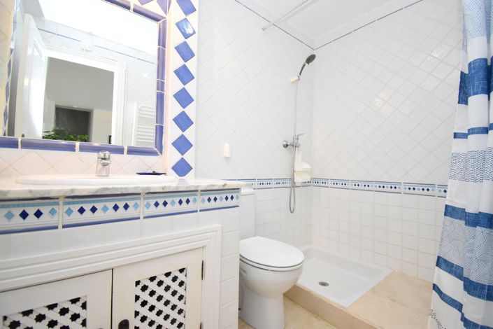 Image No.14-3 Bed Property for sale