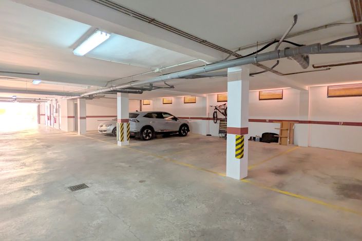 Image No.37-3 Bed Property for sale