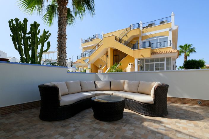 Image No.15-2 Bed Property for sale