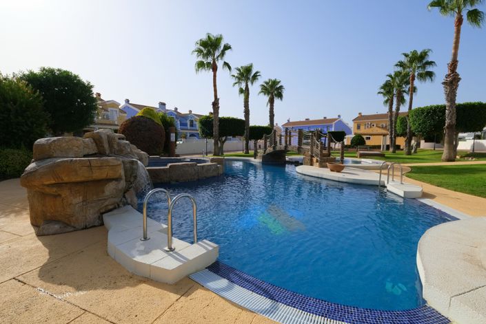 Image No.17-2 Bed Property for sale