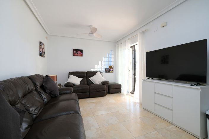 Image No.4-2 Bed Property for sale